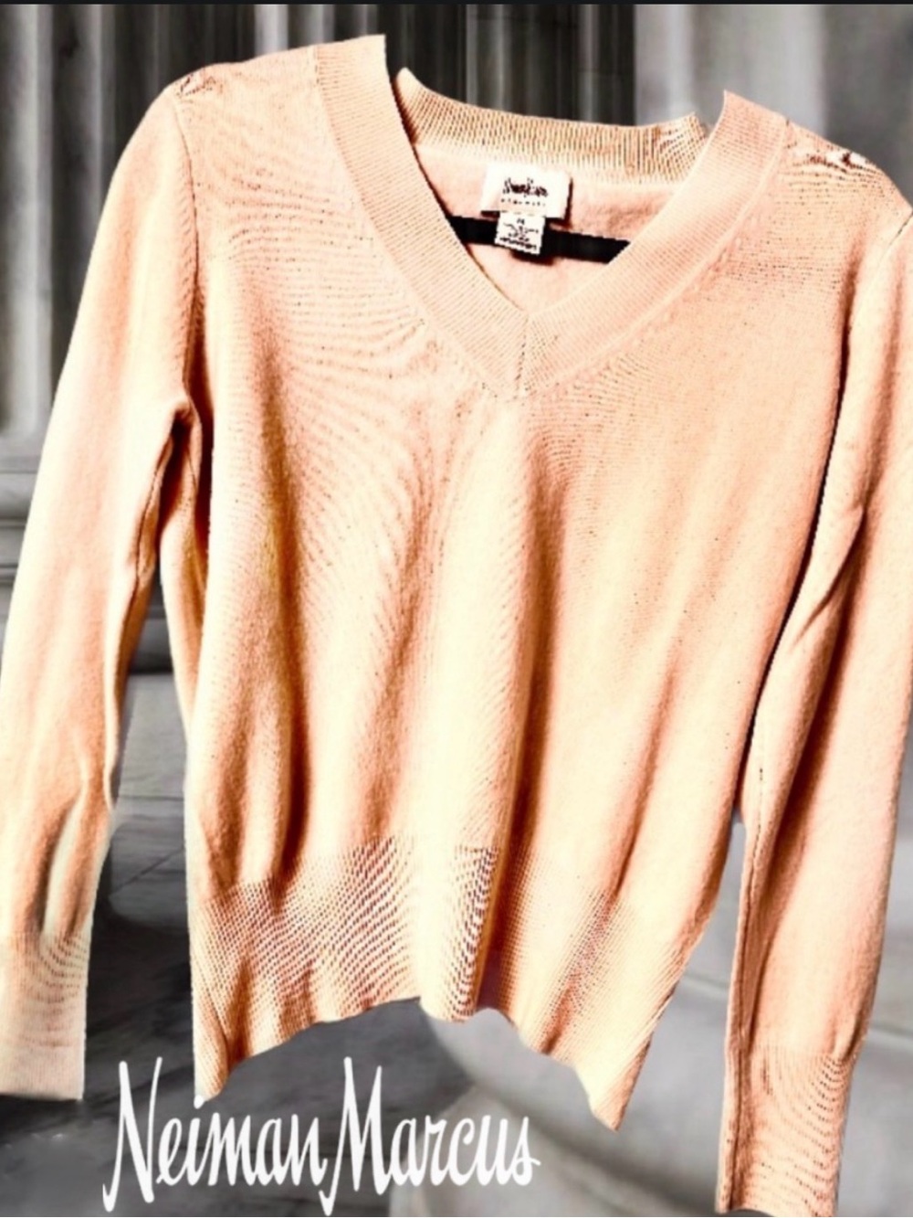 Neiman Marcus Women's Cashmere Classic V-Neck Sweater